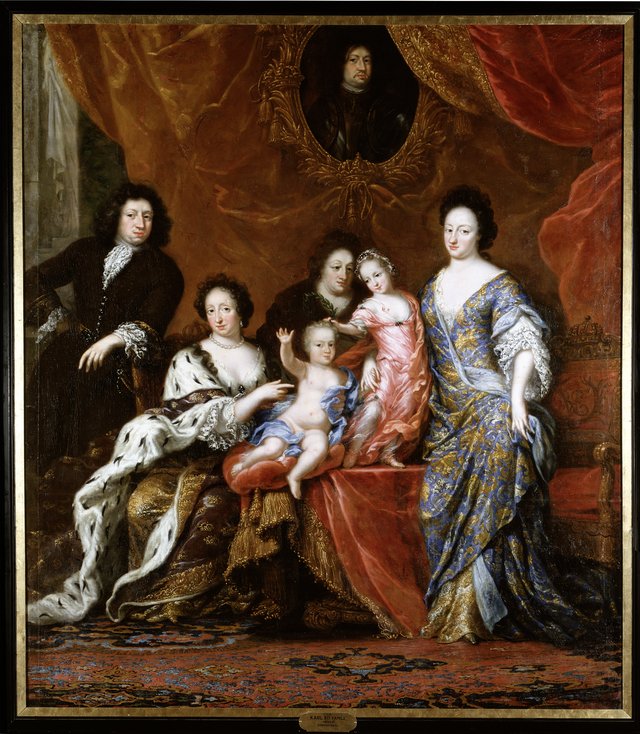Karl XI, 1655-1697, kung av Sverige med familj by David Klöcker Ehrenstrahl