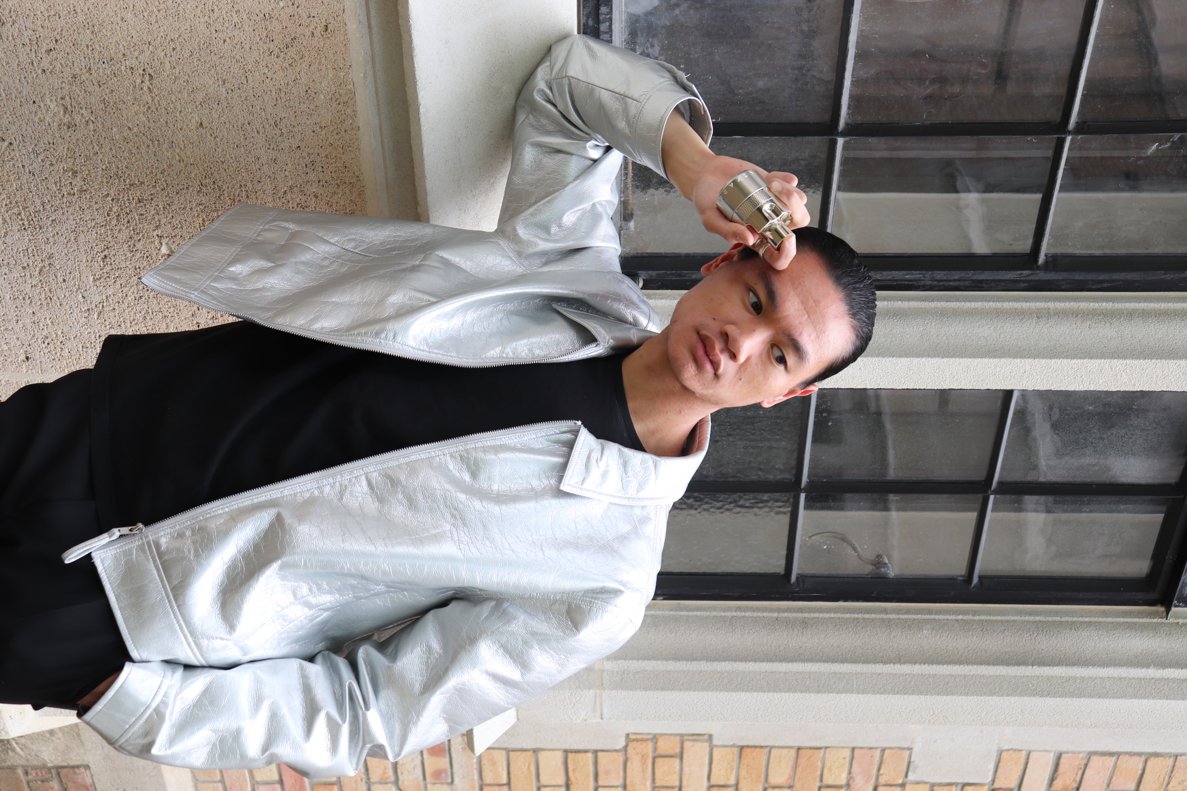 Julien Azzaro frame 2