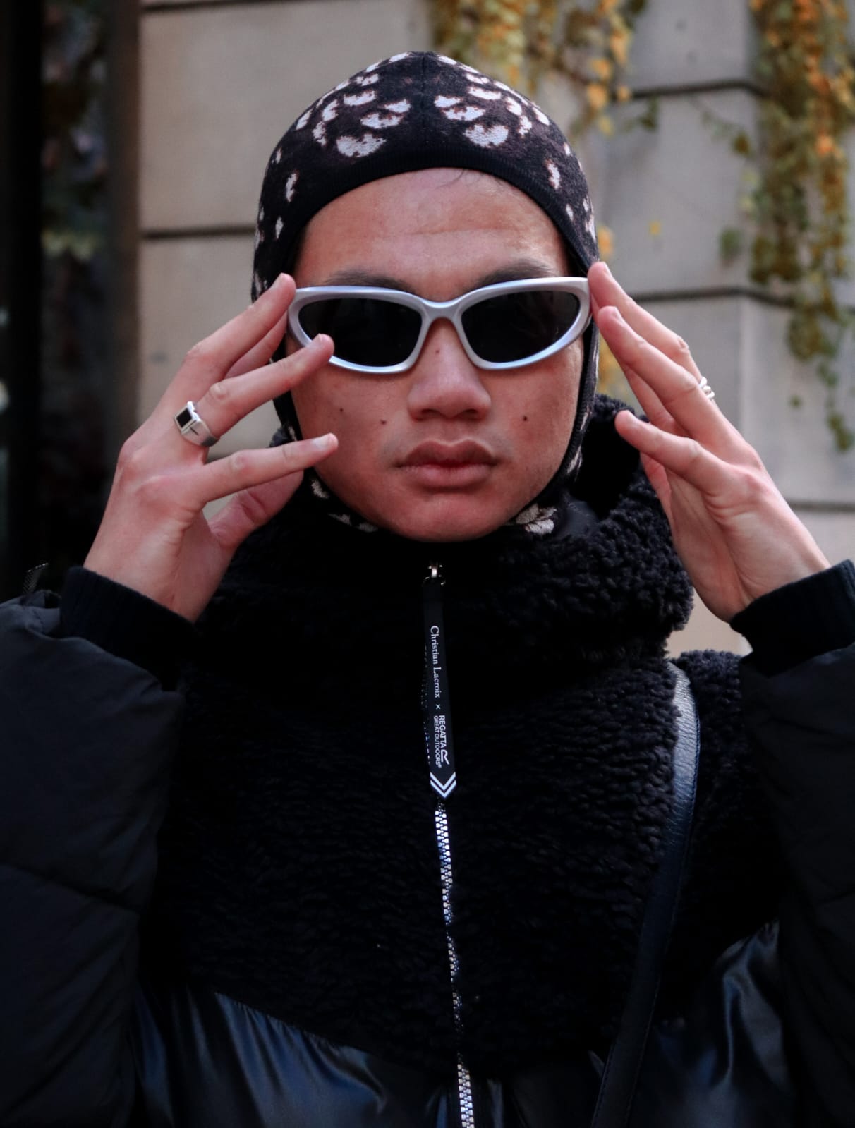 Julien Christian Lacroix Regatta frame 8