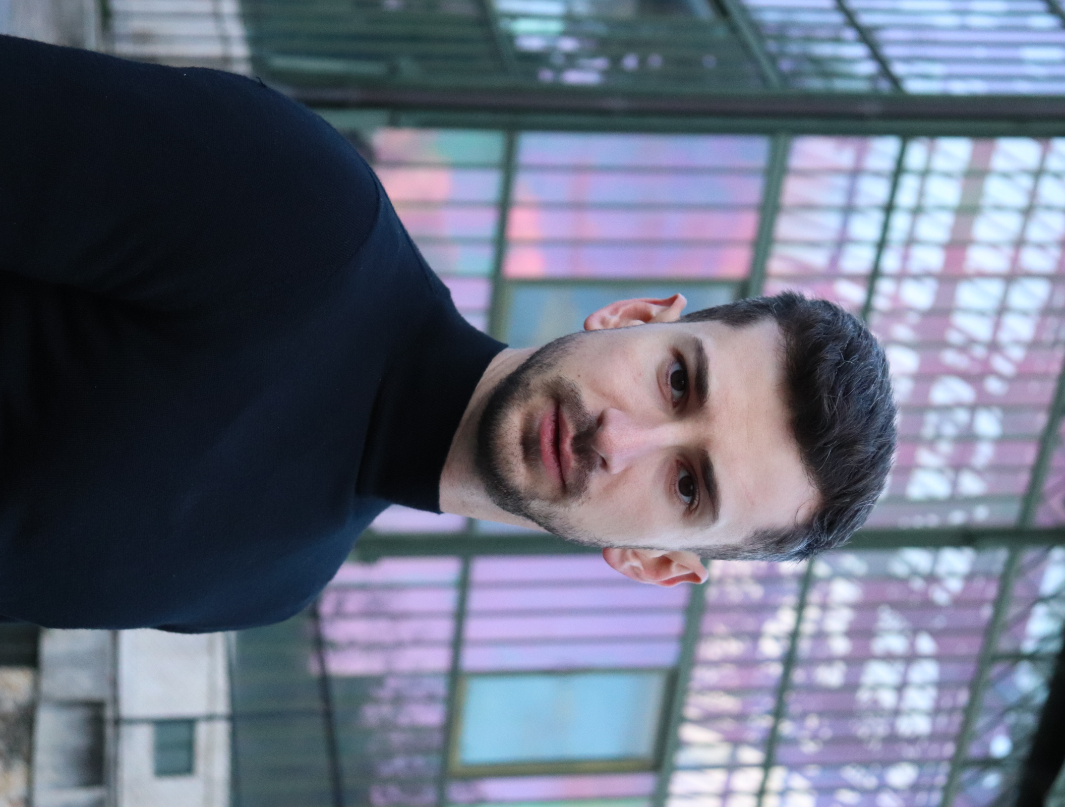 Amaury portrait frame 2