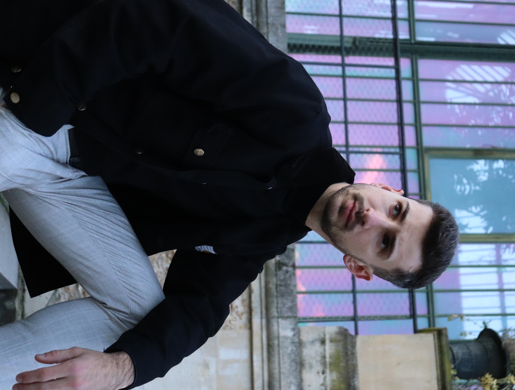 Amaury portrait frame 4