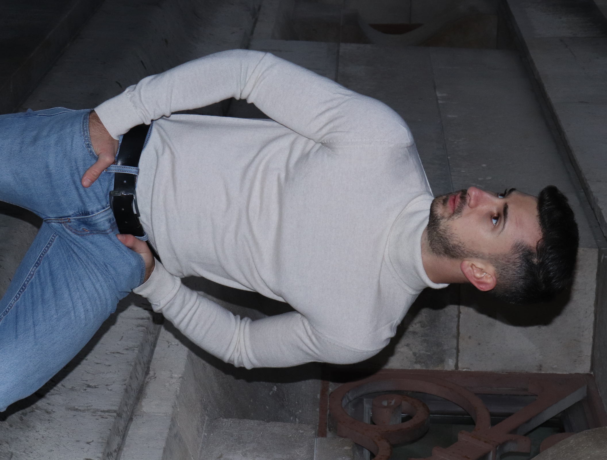 Amaury portrait frame 8