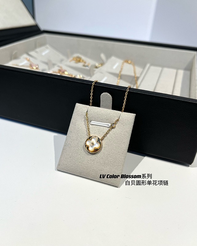 LV Jewelry - Item 46
