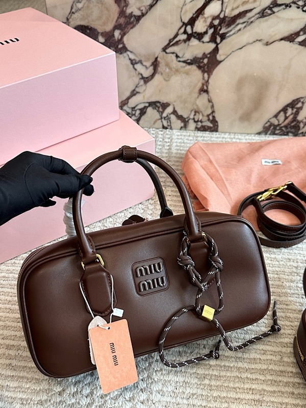 Briefcase - Item 464