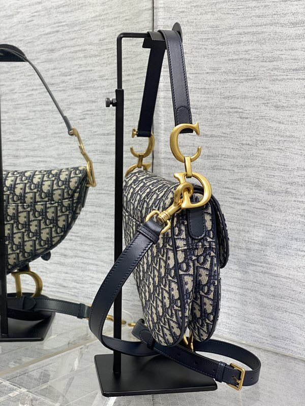 103cm， 88.5cm 25*6*18cm