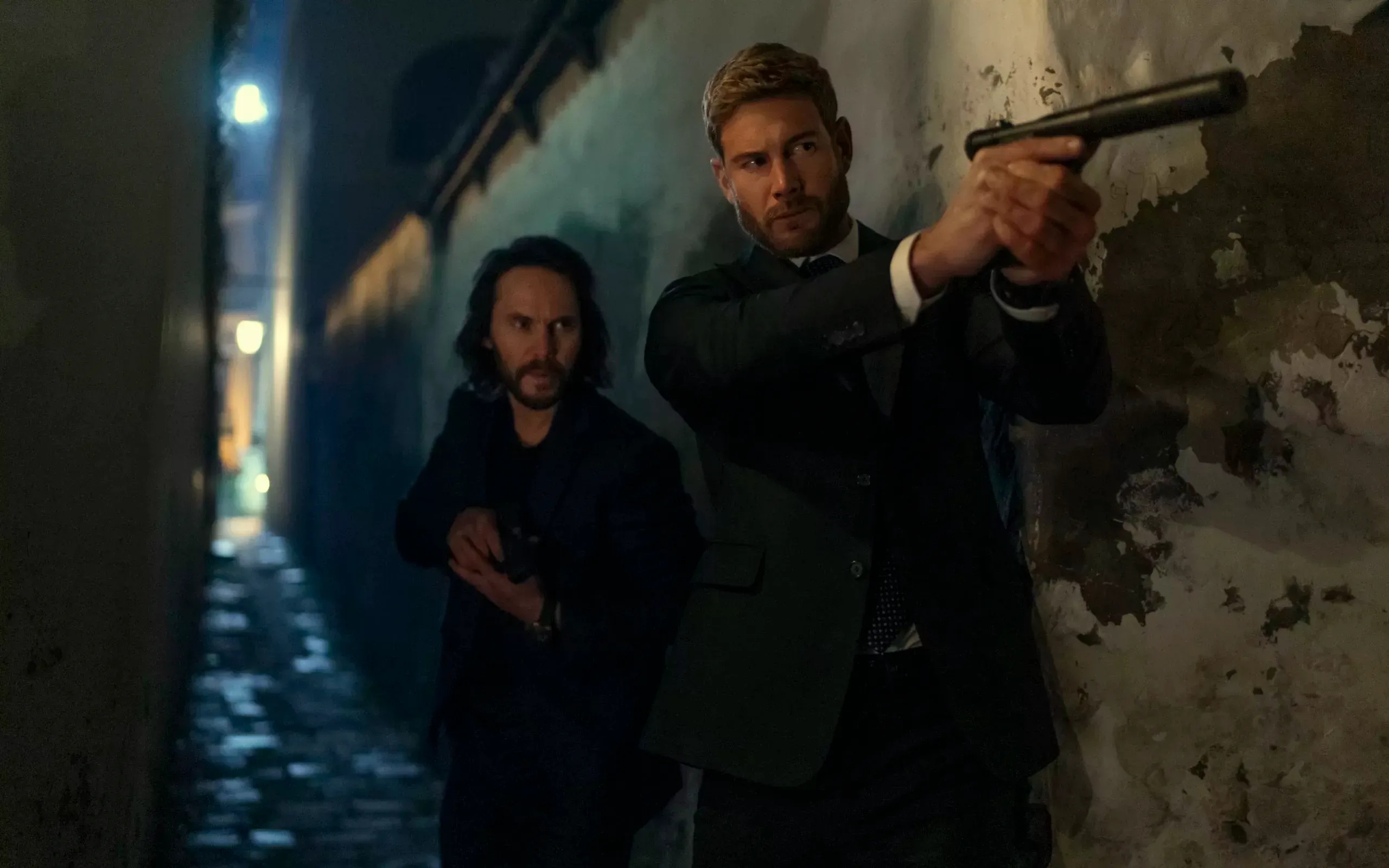 Cena de The Terminal List: Dark Wolf em imagem promocional divulgada pelo Prime Video