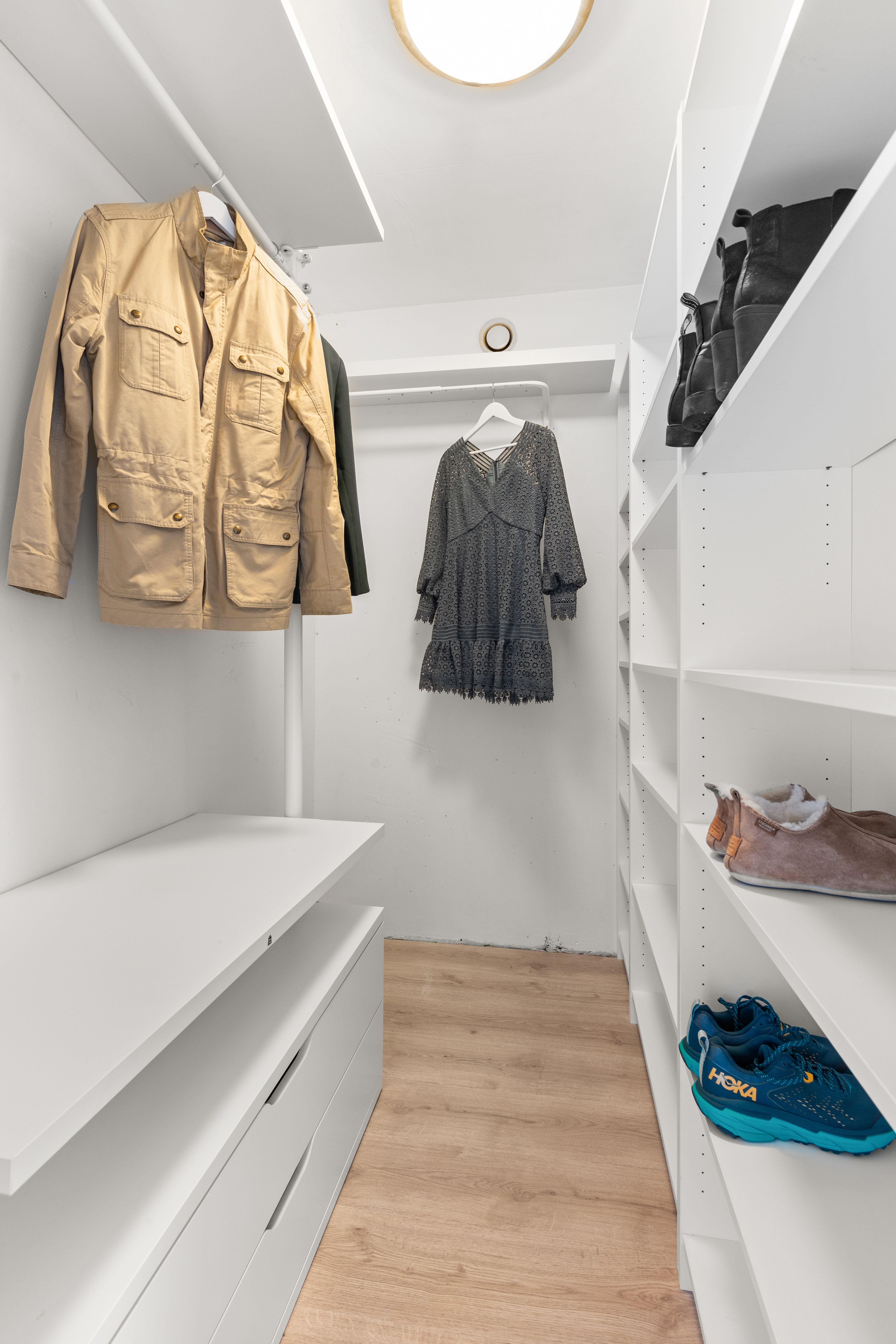 walk-in closet