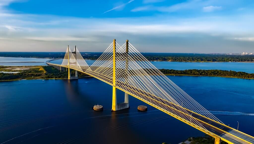 Pont Moderne Bay Beach Bridge