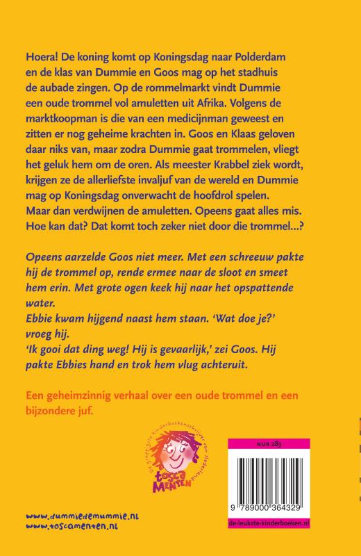 Achterkant van Dummie de mummie en de drums van Massoeba
