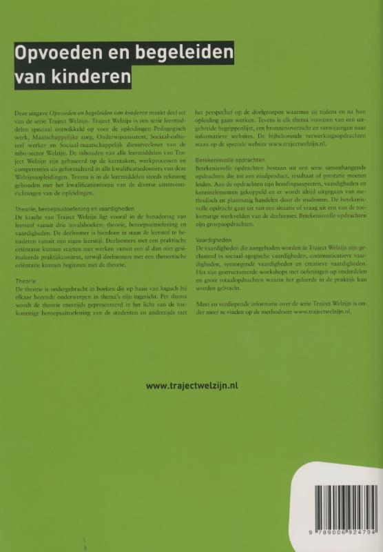 Achterkant van Opvoeden/begeleiden van kinderen