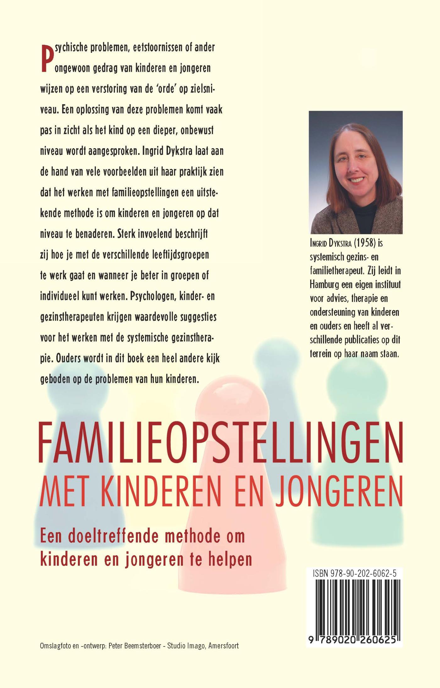 Achterkant van Familieopstellingen met kinderen en jongeren