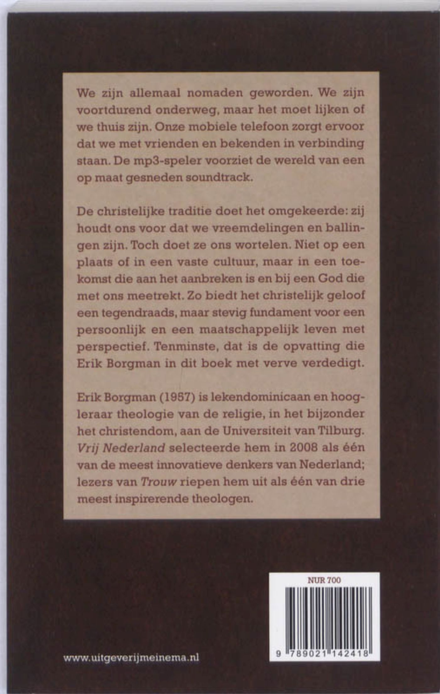 Achterkant van Wortelen in vaste grond