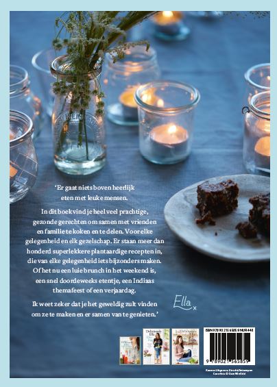 Achterkant van Deliciously Ella met vrienden