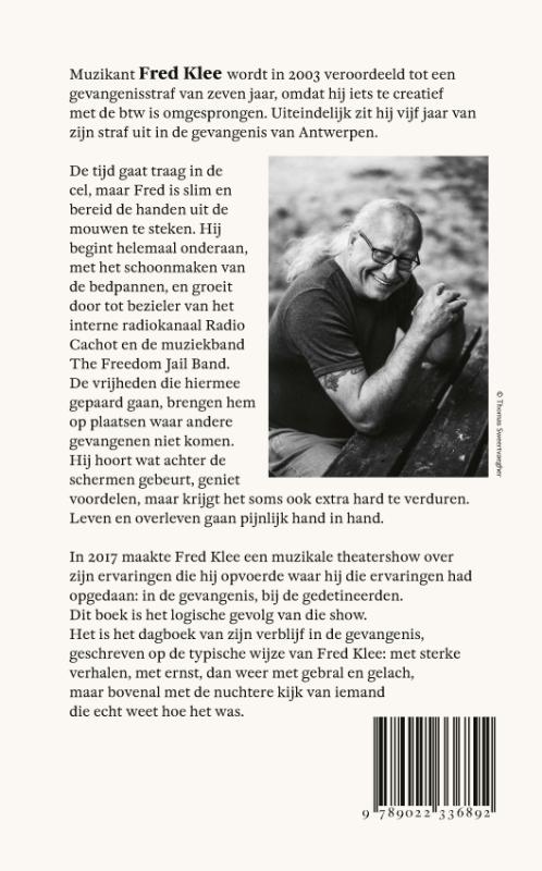Achterkant van Radio Cachot
