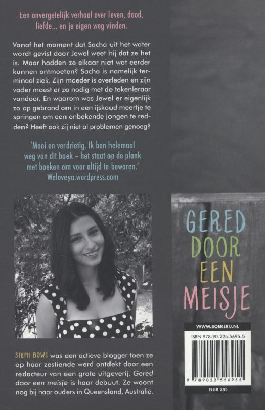Achterkant van Gered door een meisje