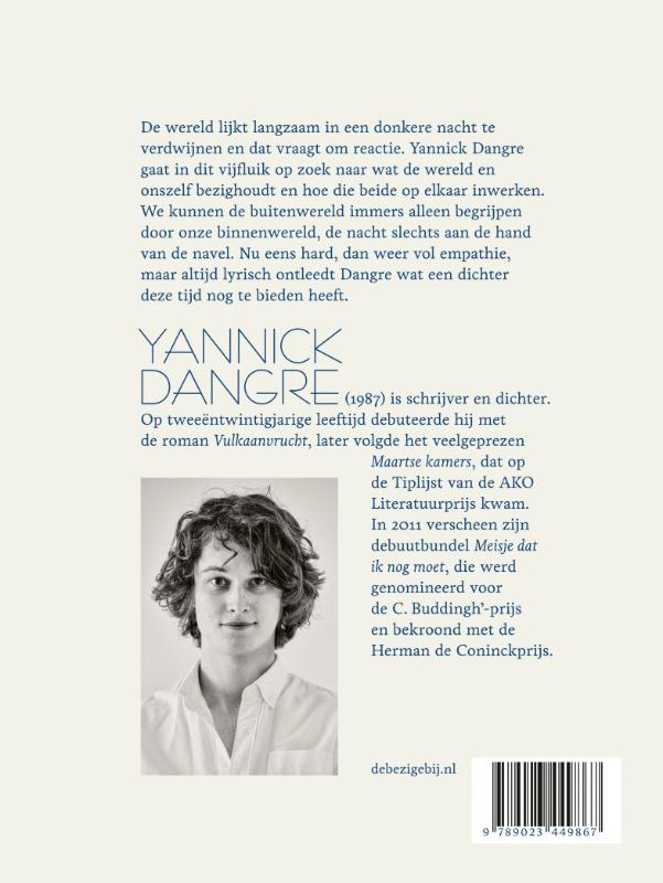 Achterkant van Nacht & navel