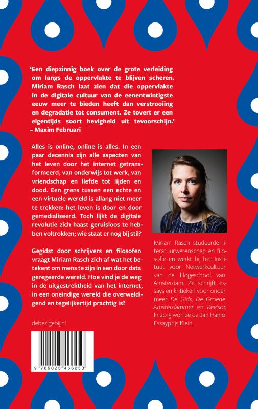 Achterkant van Zwemmen in de oceaan