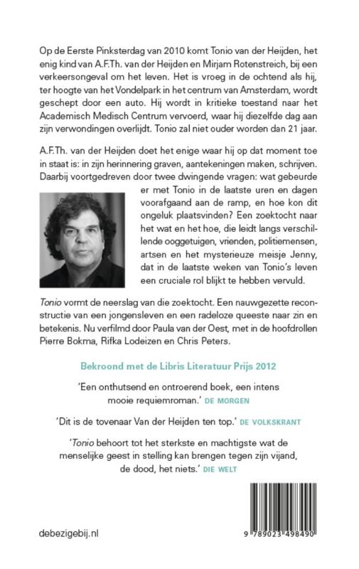 Achterkant van Tonio