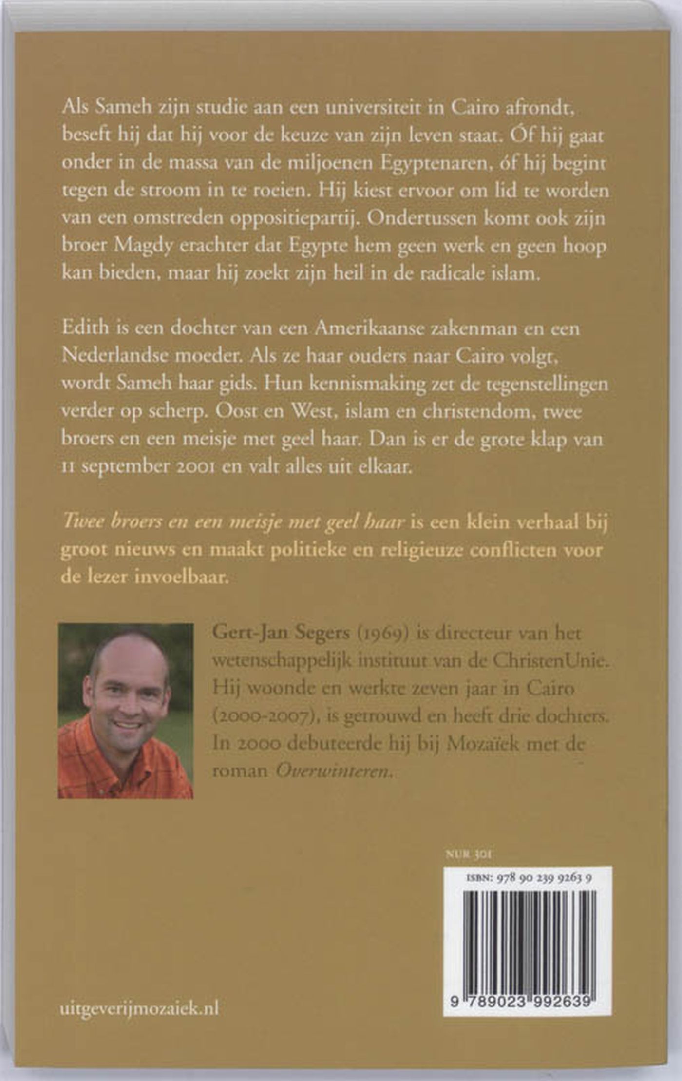 Achterkant van Twee broers en een meisje met geel haar