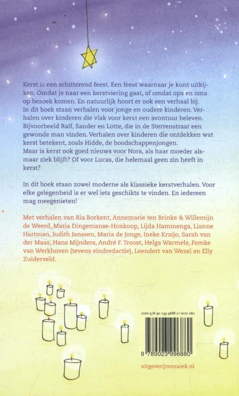 Achterkant van Kaarsjes in de nacht