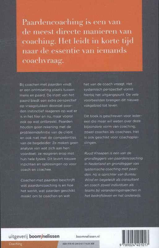 Achterkant van Coachen met paarden
