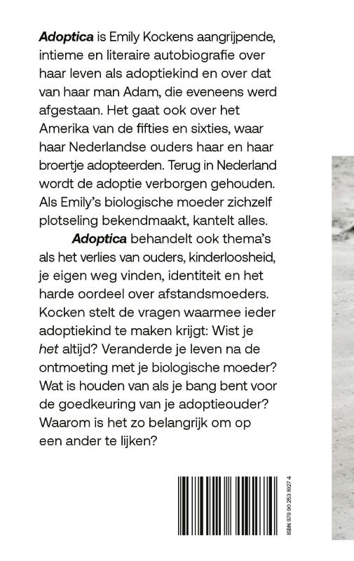 Achterkant van Adoptica