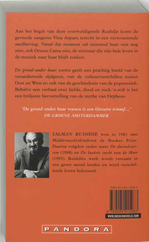 Achterkant van De grond onder haar voeten