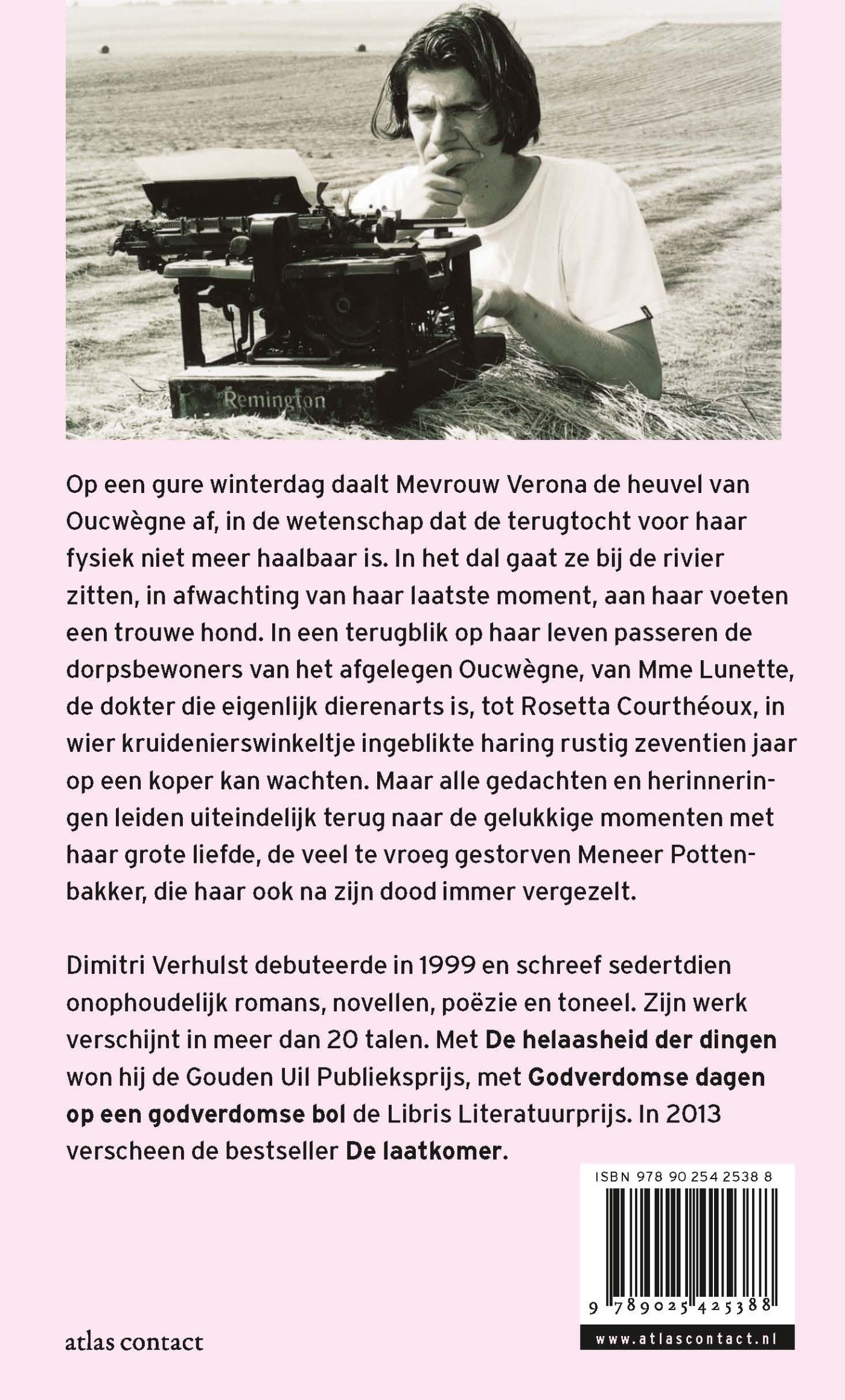 Achterkant van Mevrouw Verona daalt de heuvel af
