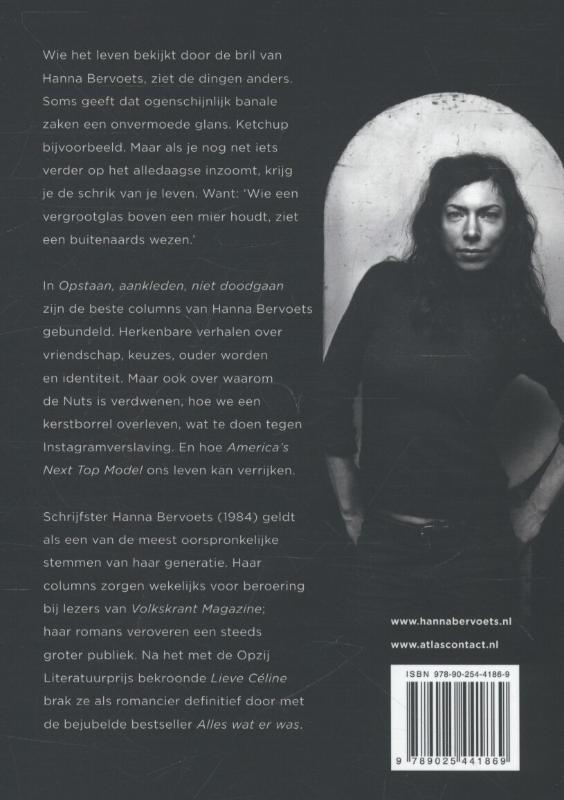 Achterkant van Opstaan, aankleden, niet doodgaan