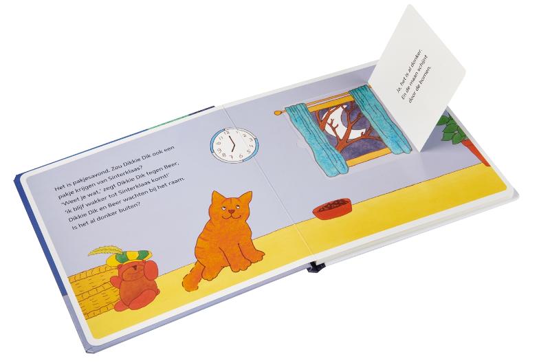 Achterkant van Dikkie Dik wacht op Sinterklaas
