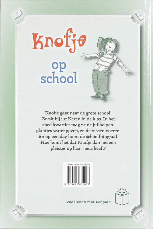 Achterkant van Knofje op school