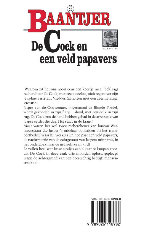 Achterkant van De Cock en een veld papavers