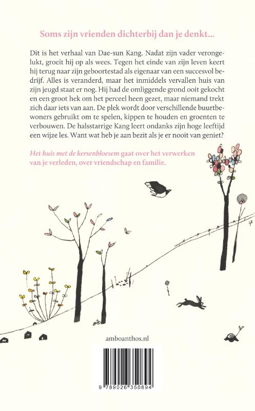 Achterkant van Het huis met de kersenbloesem