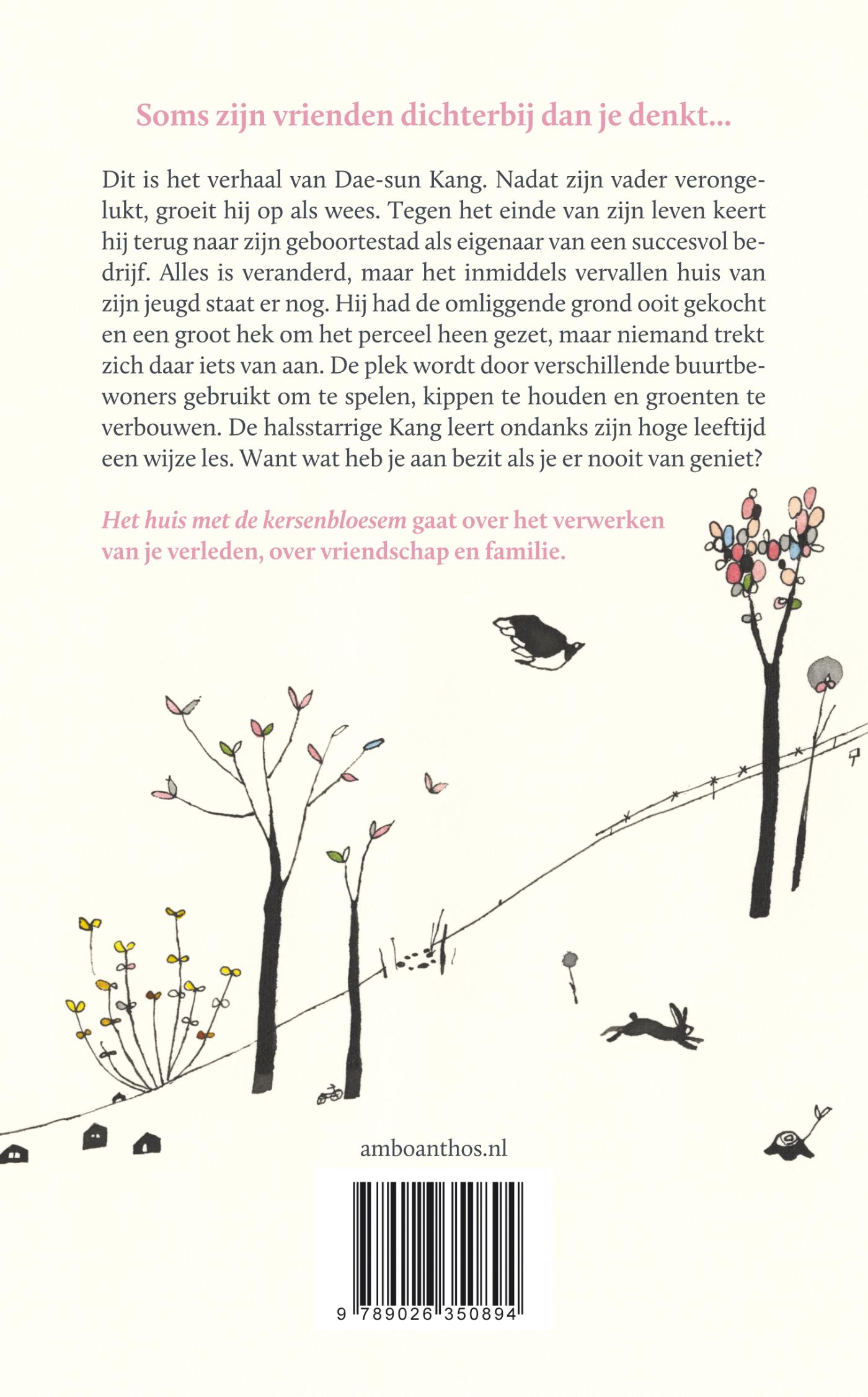 Achterkant van Het huis met de kersenbloesem