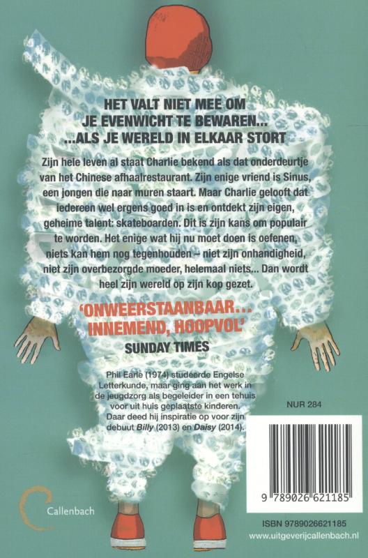 Achterkant van De jongen in bubbeltjes plastic