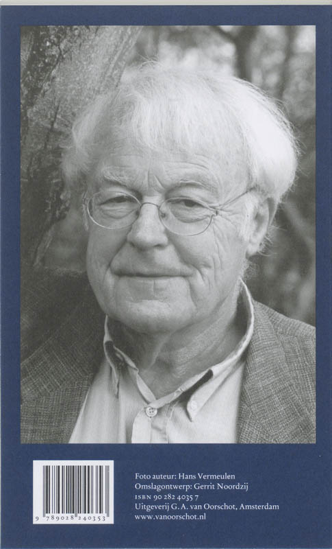 Achterkant van Een man in de tuin