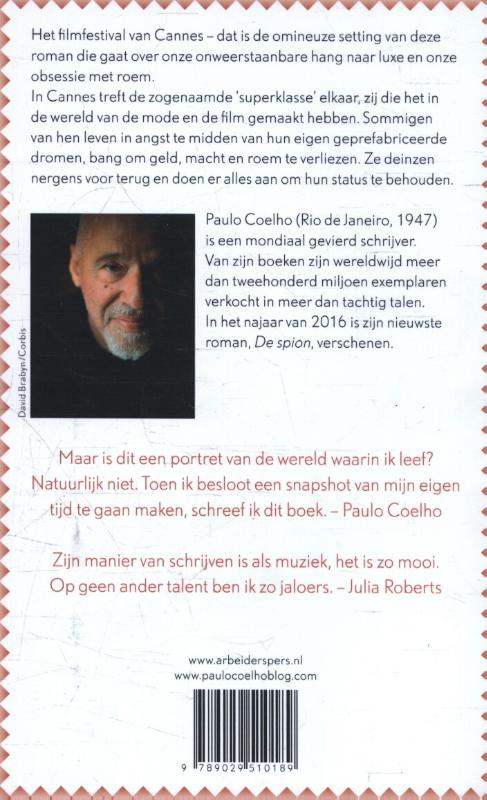 Achterkant van De winnaar staat alleen