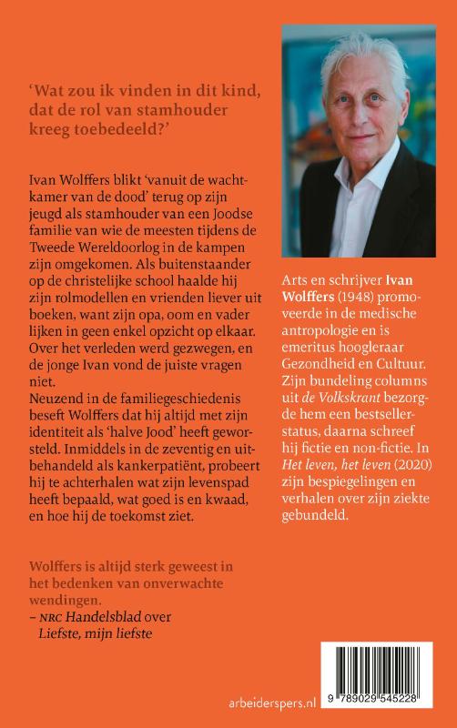 Achterkant van Een kleine familie