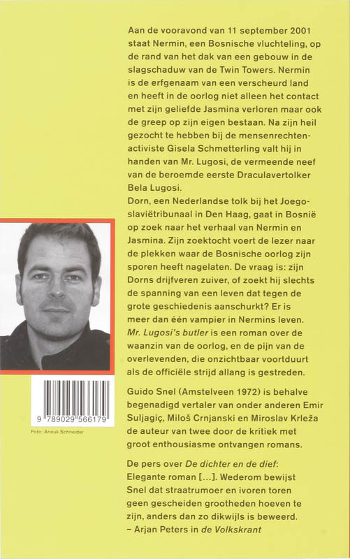 Achterkant van Mr. Lugosi's butler