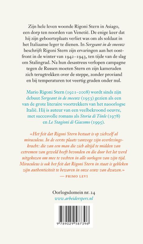 Achterkant van Sergeant in de sneeuw