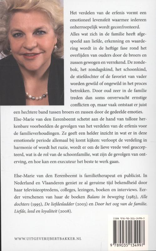 Achterkant van Wie krijgt de gouden armband van moeder?