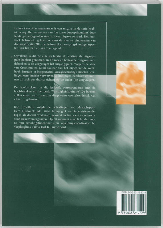 Achterkant van Leerboek interactie in beroepssituaties