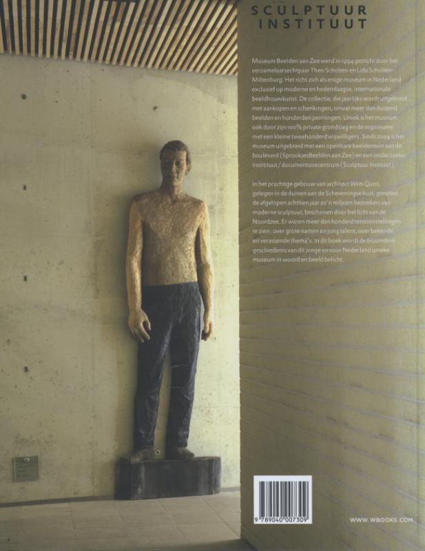 Achterkant van Museum beelden aan zee