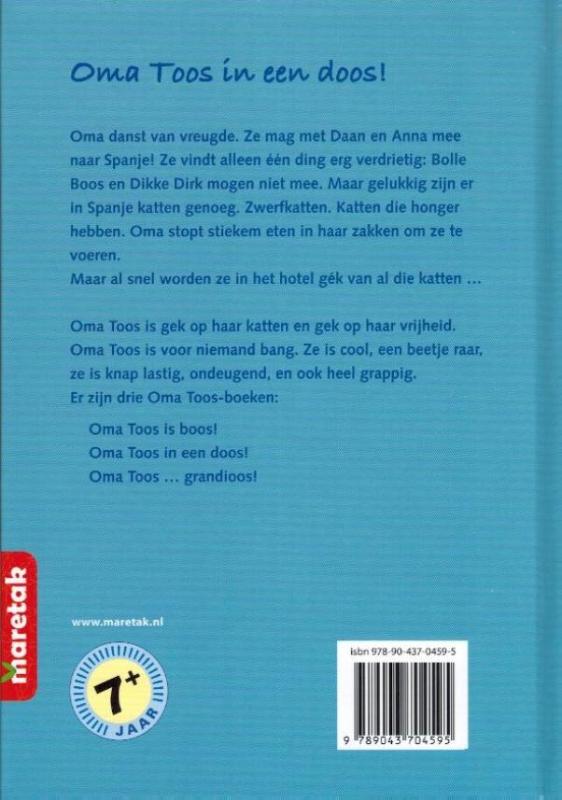 Achterkant van Oma Toos in een doos