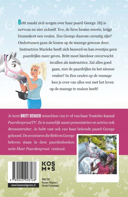 Achterkant van Een veulen op de manege