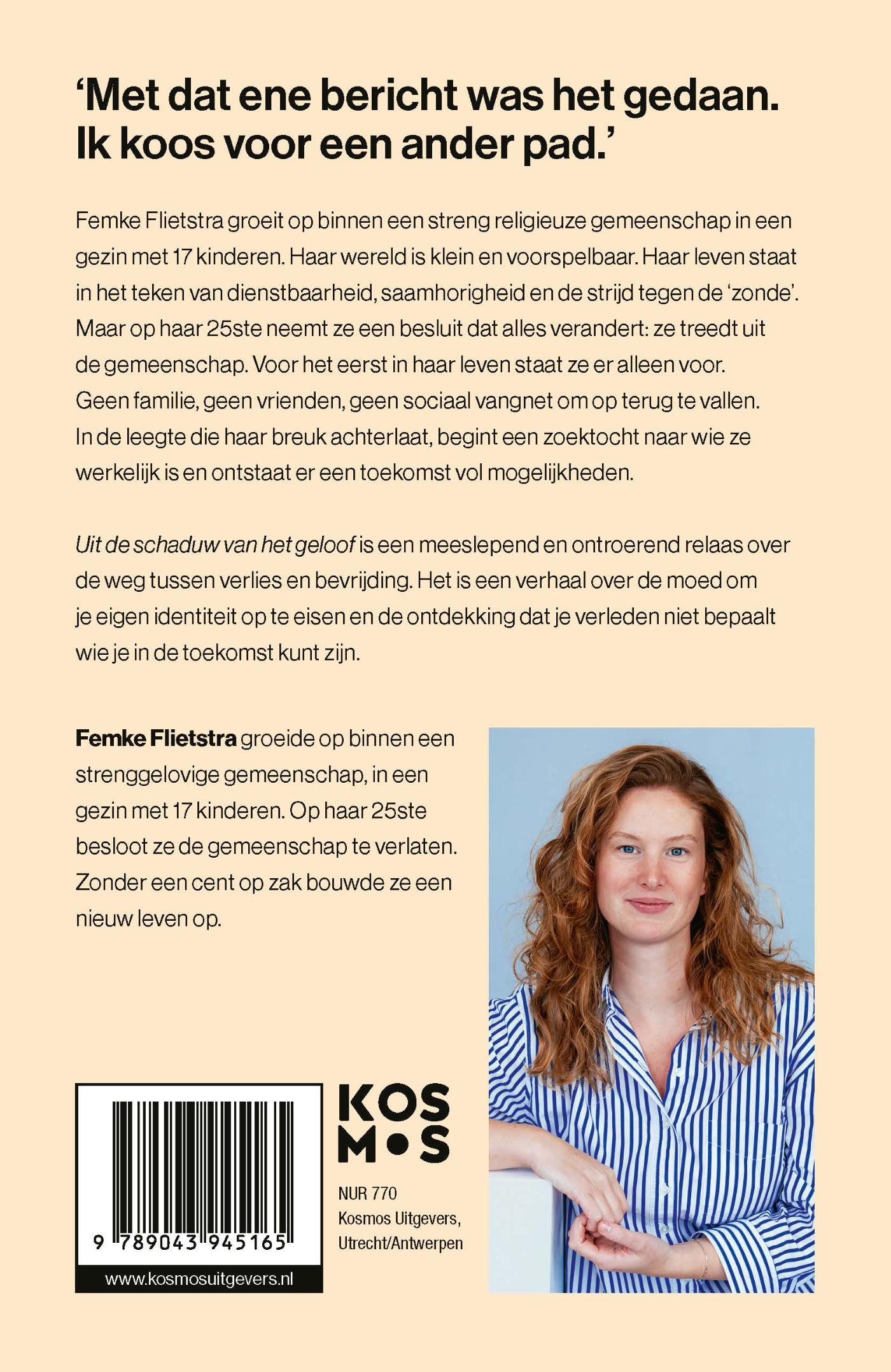 Achterkant van Uit de schaduw van het geloof