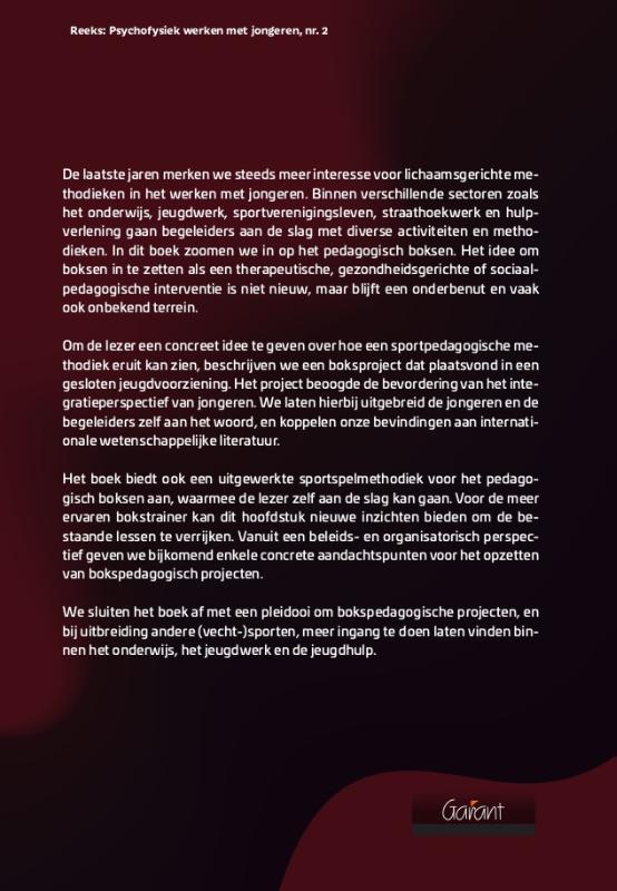 Achterkant van Boksen met jongeren