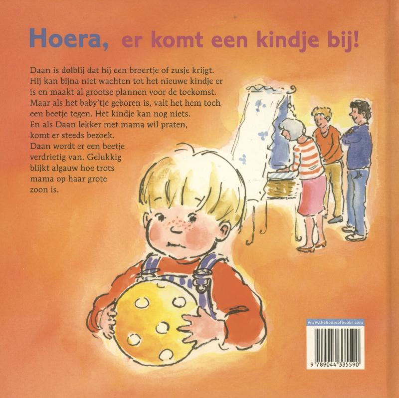 Achterkant van Hoera er komt een kindje bij!