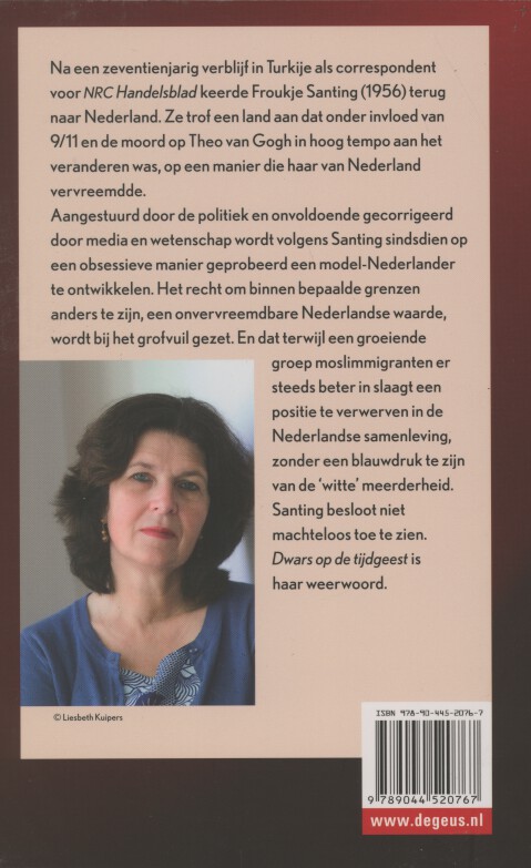 Achterkant van Dwars op de tijdgeest