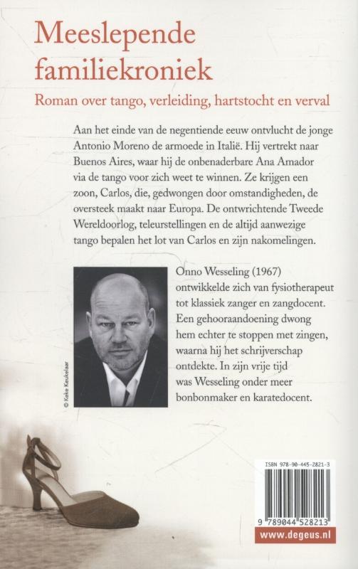 Achterkant van De eeuw van Carlos Moreno Amador